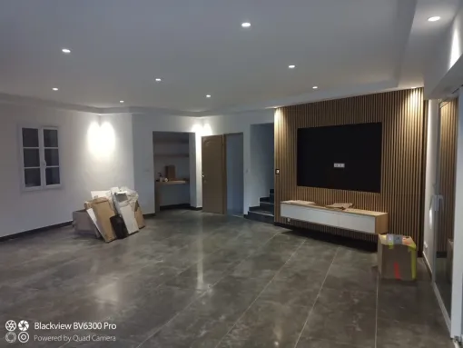 Mise en valeur d'un salon par ses Spots et points lumineux sur Rochegude, Bollène, S.E.B. Sanitaire Electricité du Bâtiment